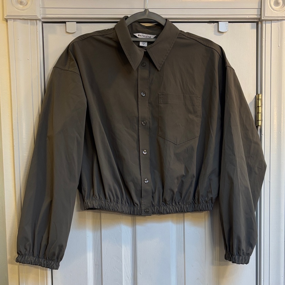 NWT Athleta Olive Green Cropped Bubble Hem Shirt